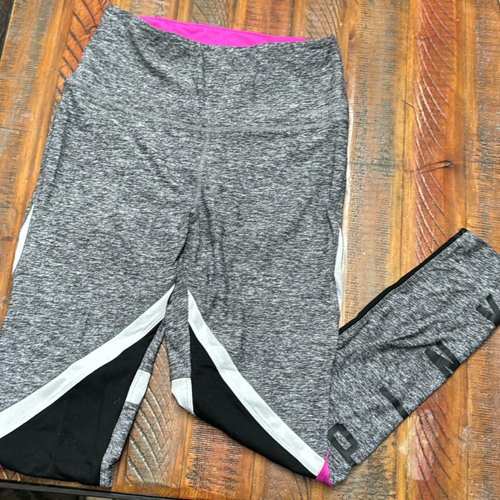 Small Victoria secret leggings like new